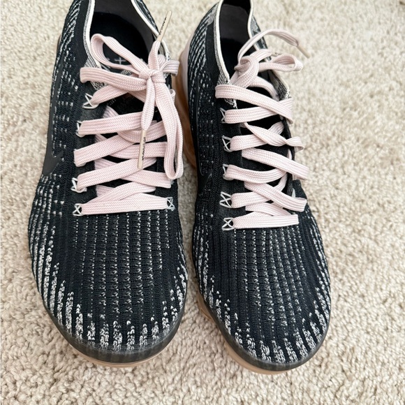 Nike Air VaporMax Flyknit - Picture 2 of 9